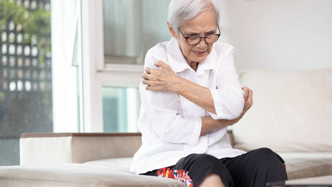 elderly atopic dermatitis