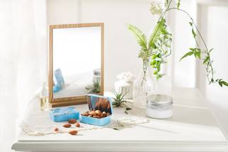 Daily Almond Consumption May Reduce Facial Wrinkles image