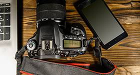 The Showdown Smartphone vs DSLR Cameras image